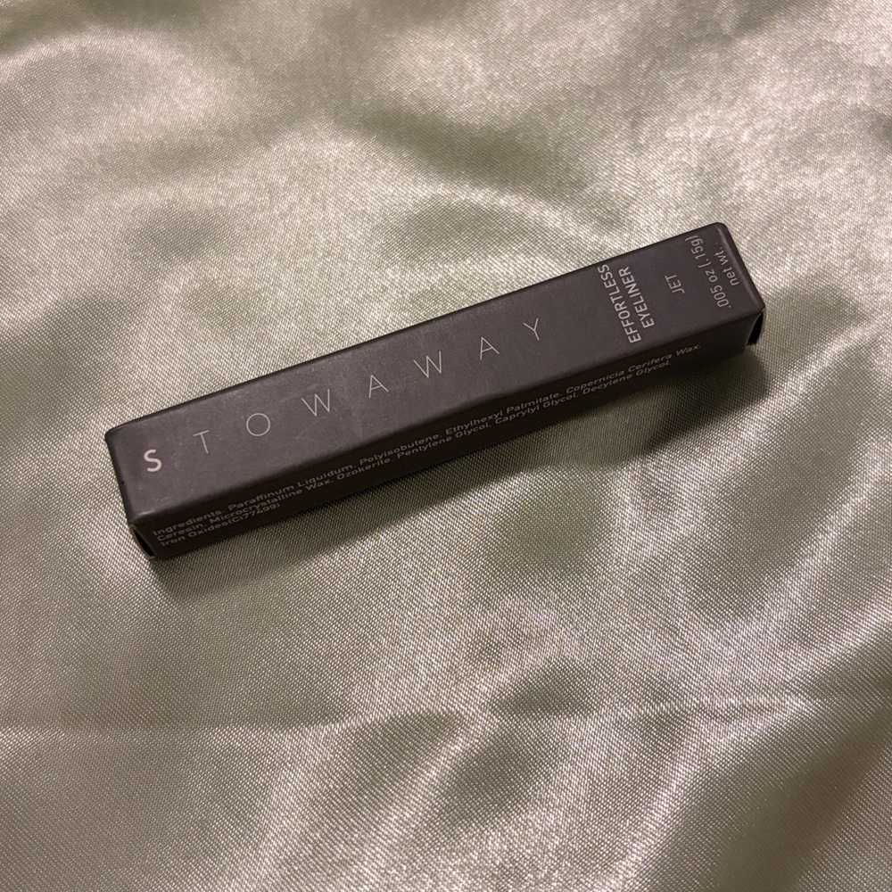 Stowaway Effortless Eyeliner Jet black